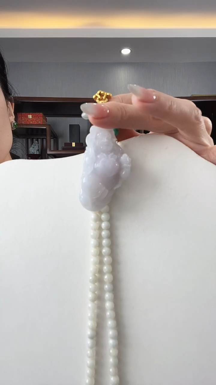 翡翠未镶嵌颈饰佛公