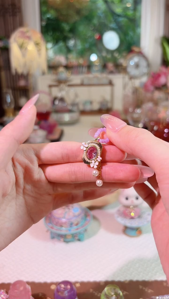 提溜如图-----粉色