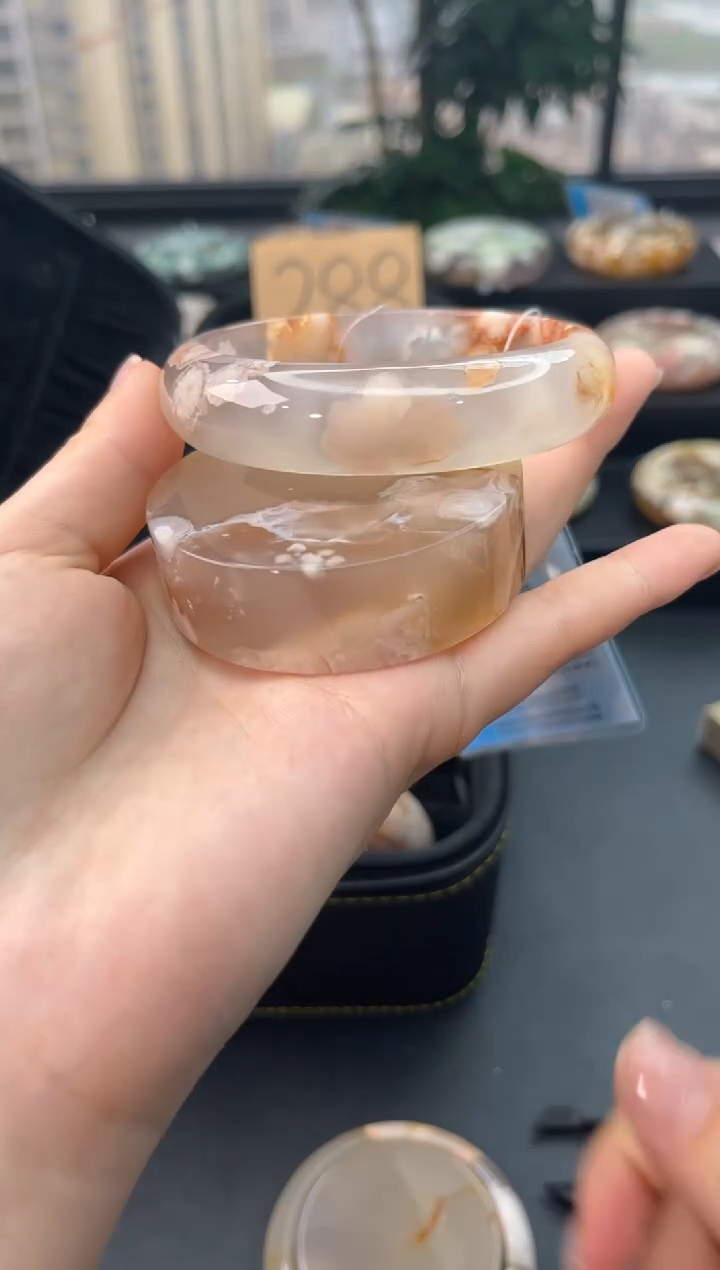 【闪购商品】石英质玉手镯未镶嵌赠送镯心（圈口60