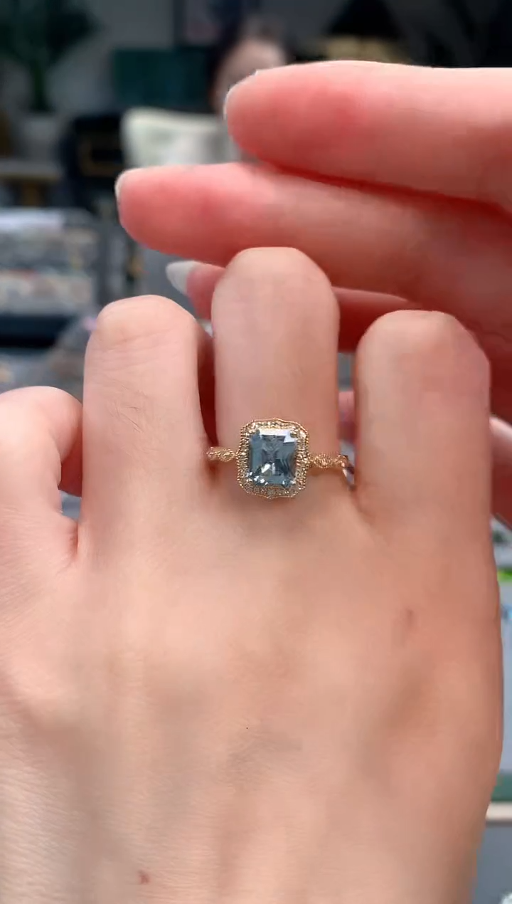 【闪购商品】海蓝宝石戒圈18K金镶嵌海蓝宝石戒指