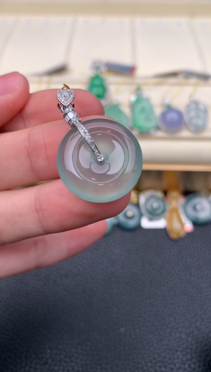 【闪购商品】翡翠颈饰18K金镶嵌Q319    