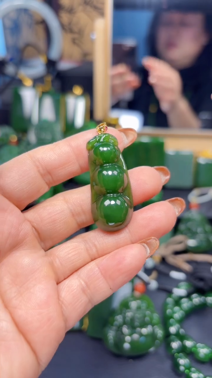 【闪购商品】和田玉（碧玉）吊坠(赠链)18K金镶嵌1