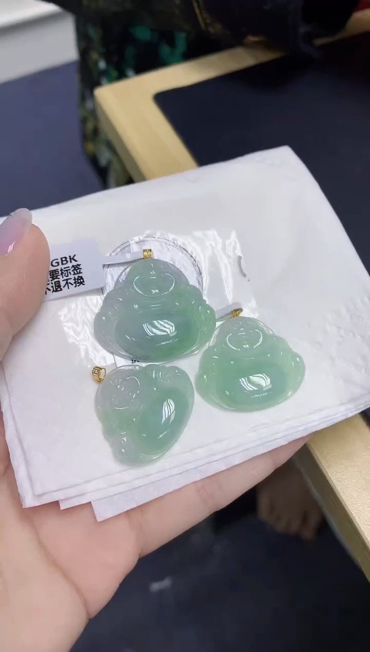 颈饰18K金镶嵌翡翠天然缅甸翡翠A货多样性发一件