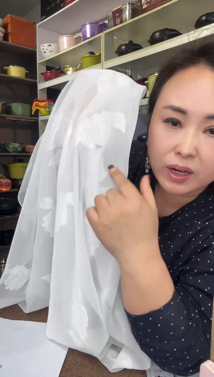 爱****己         围巾