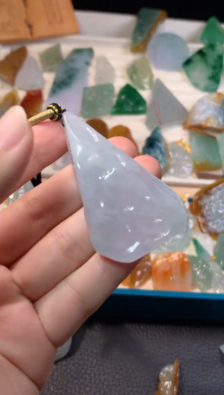 吊坠(不含链)未镶嵌翡翠吊坠