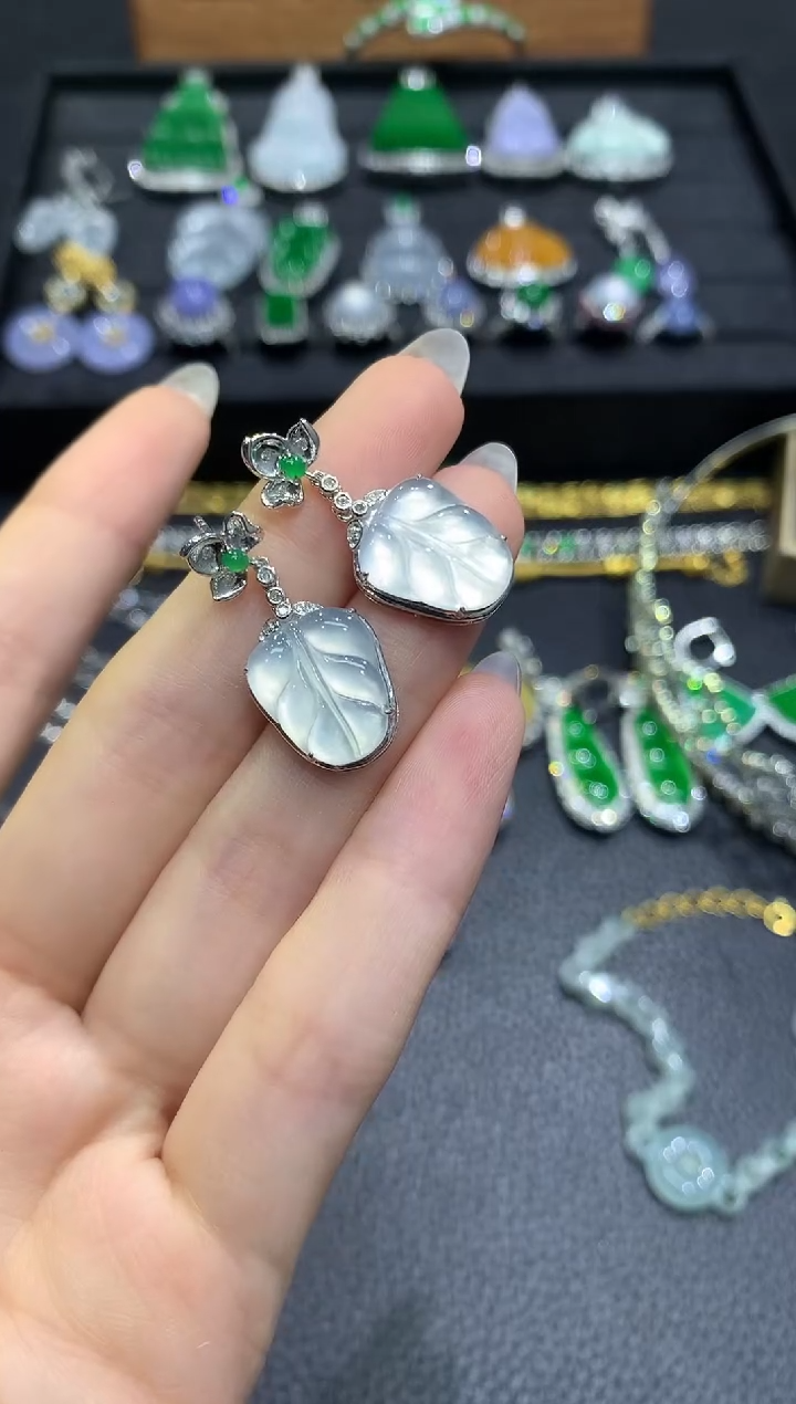 18K金镶嵌翡翠耳饰8