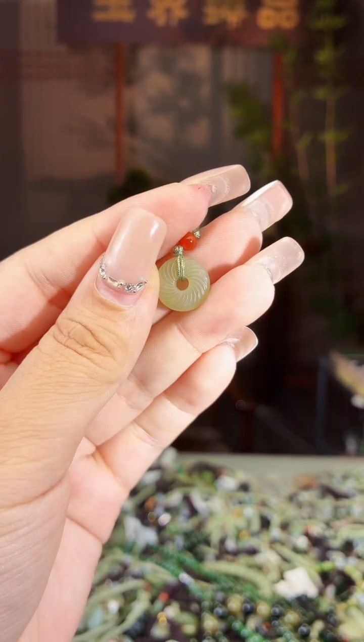 和田玉未镶嵌颈饰拍一发一