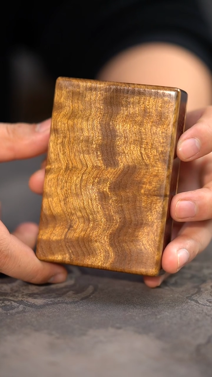 【闪购商品】金丝楠木雕115号阴沉满花纹精工烟盒