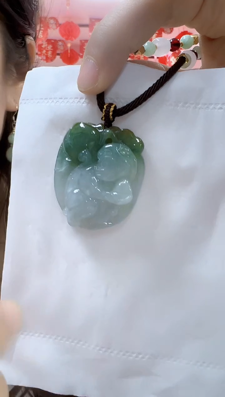 【闪购商品】翡翠颈饰未镶嵌孤品金猴