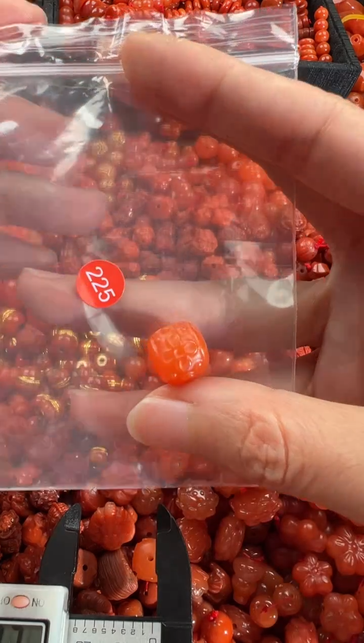 【闪购商品】南红玛瑙颈饰未镶嵌1