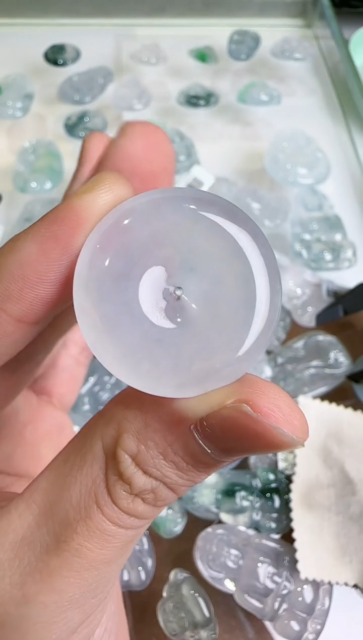 【闪购商品】翡翠未镶嵌吊坠(不含链)··