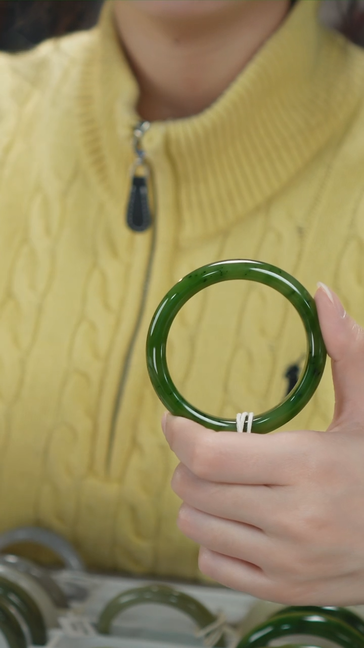 【闪购商品】和田玉手镯未镶嵌48和田玉手镯拍一发一53