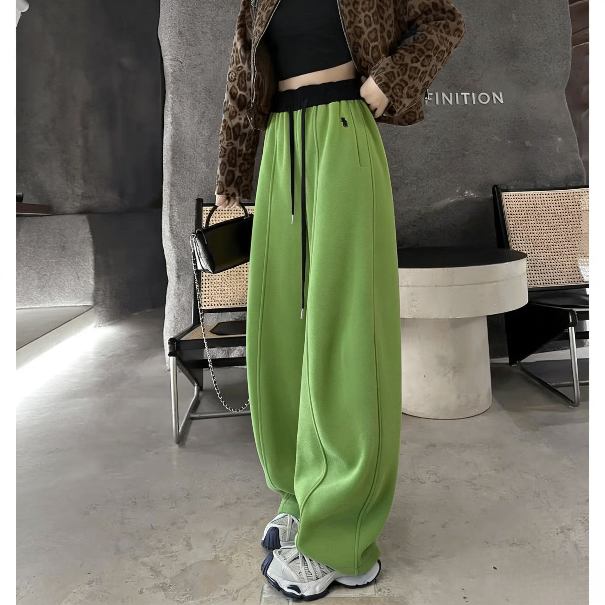 2025韩版网红秋冬加绒爆款弯刀裤休闲卫裤刺绣保暖长高腰阔腿裤