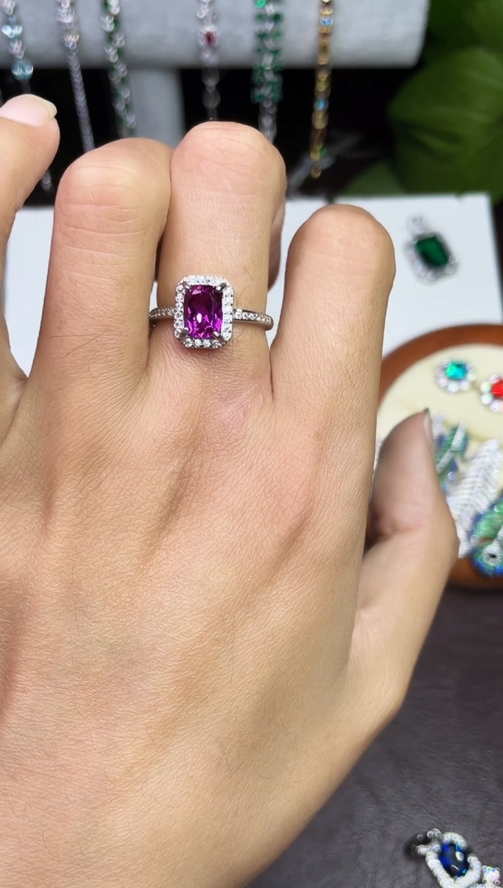 合金颈饰合成钻石红宝戒指