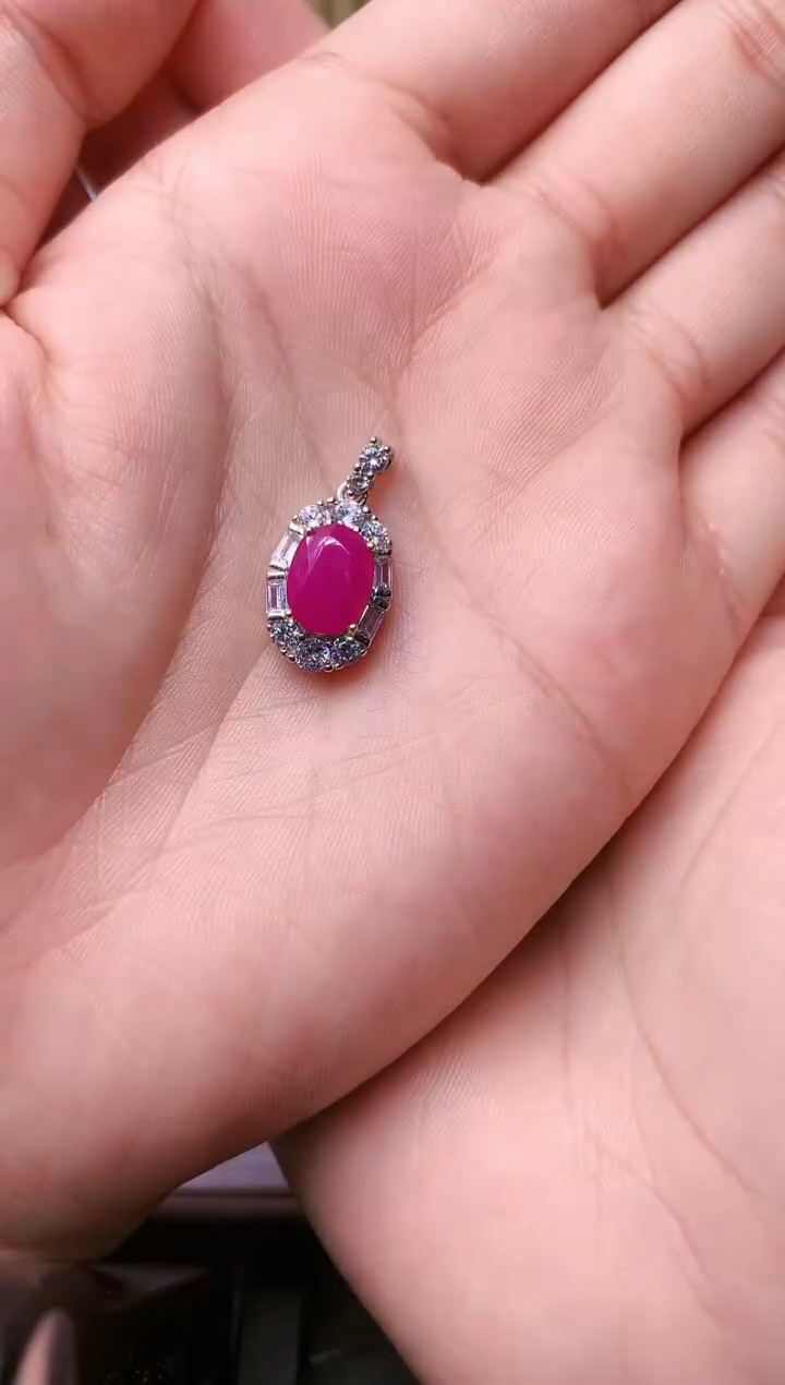 【闪购商品】红宝石颈饰银S925镶嵌........