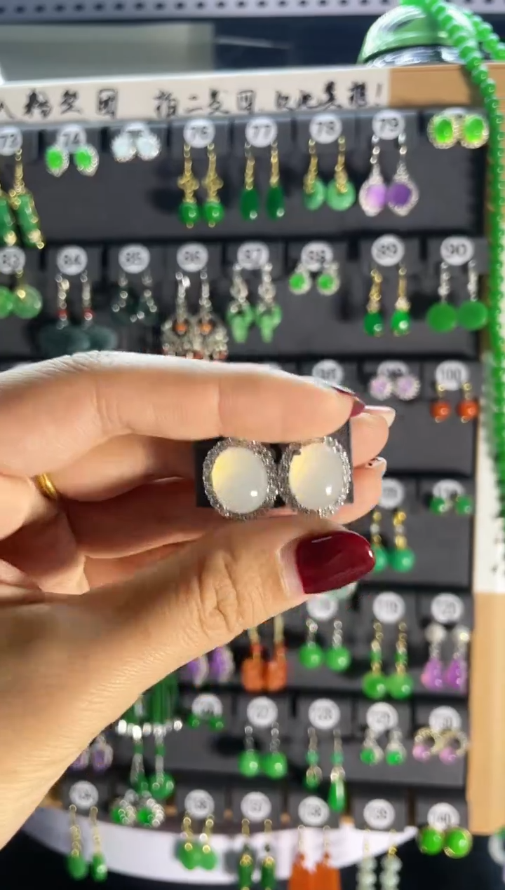 【闪购商品】翡翠耳饰银S925镶嵌133....