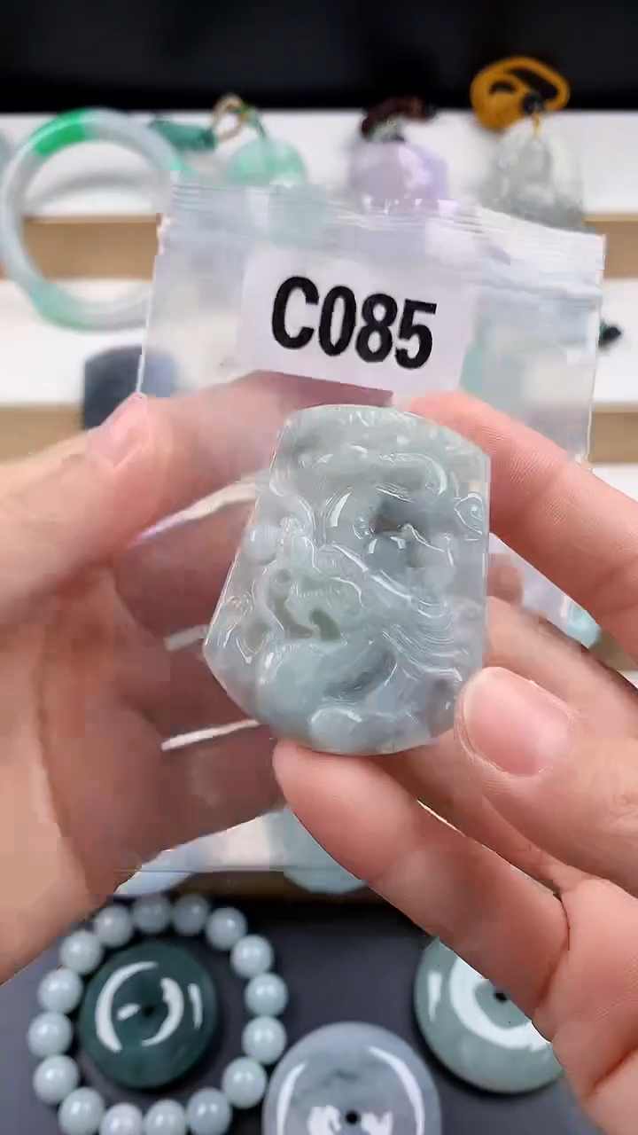 颈饰未镶嵌翡翠天然翡翠吊坠挂件
