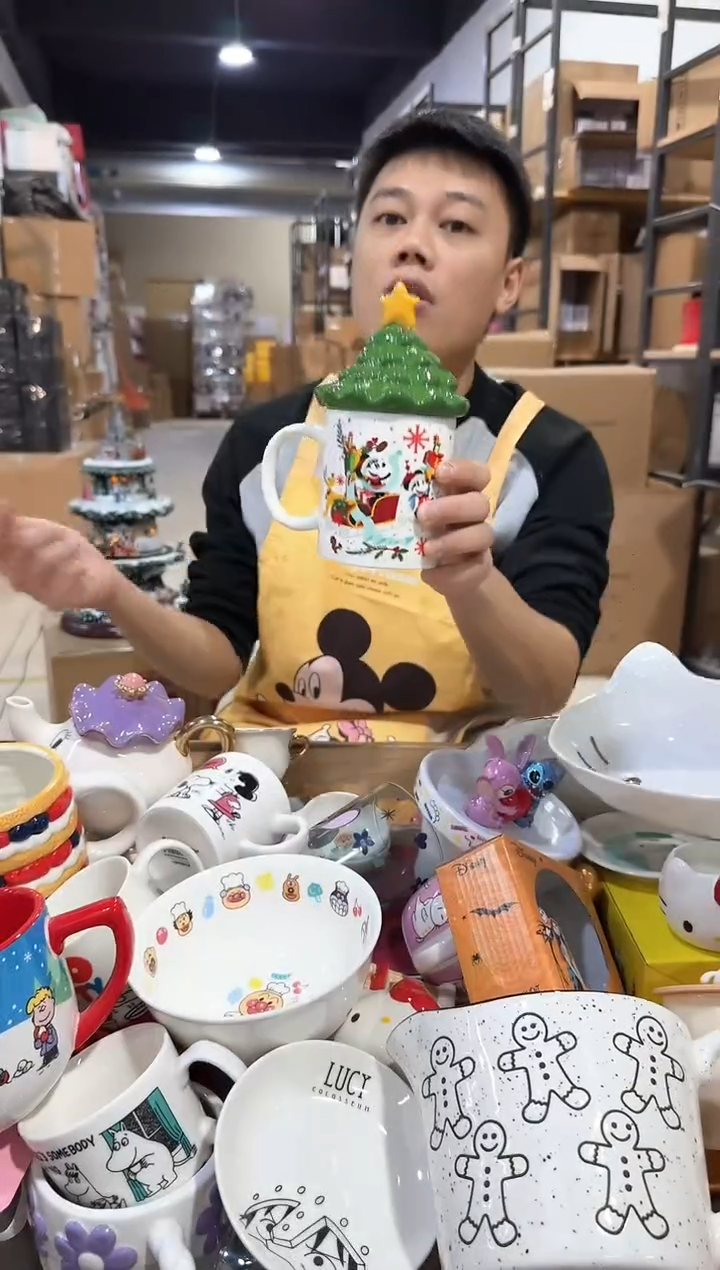 瓷片01款圣诞树米奇带盖杯