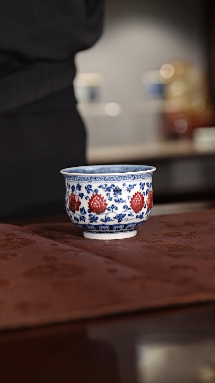 【闪购商品】古官慕明缠枝花卉薄胎炉式杯
