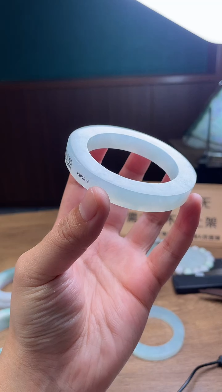 【闪购商品】定制翡翠手镯未镶嵌定制