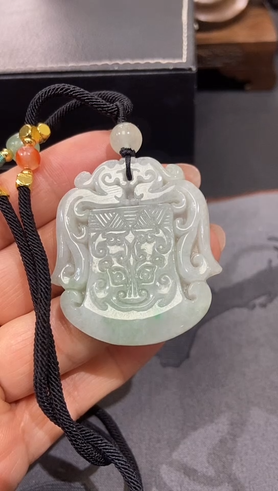 【闪购商品】翡翠未镶嵌颈饰吊坠