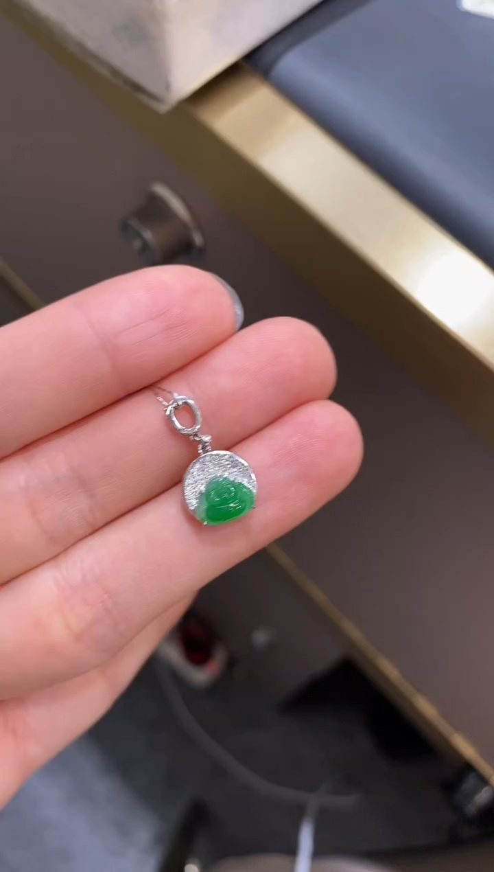 【闪购商品】翡翠颈饰18K金镶嵌吊坠