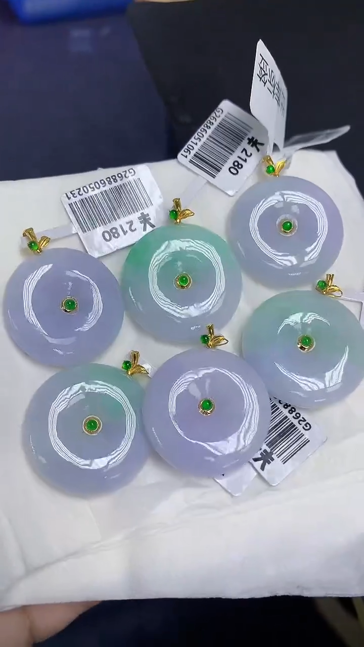 翡翠18K金镶嵌颈饰天然缅甸翡翠A货多样性发其一