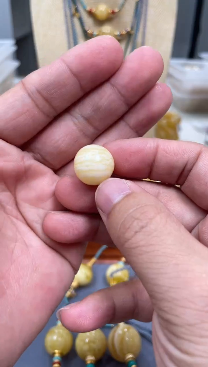 【闪购商品】琥珀颈饰未镶嵌原矿俄料蜜蜡圆珠15.9mm