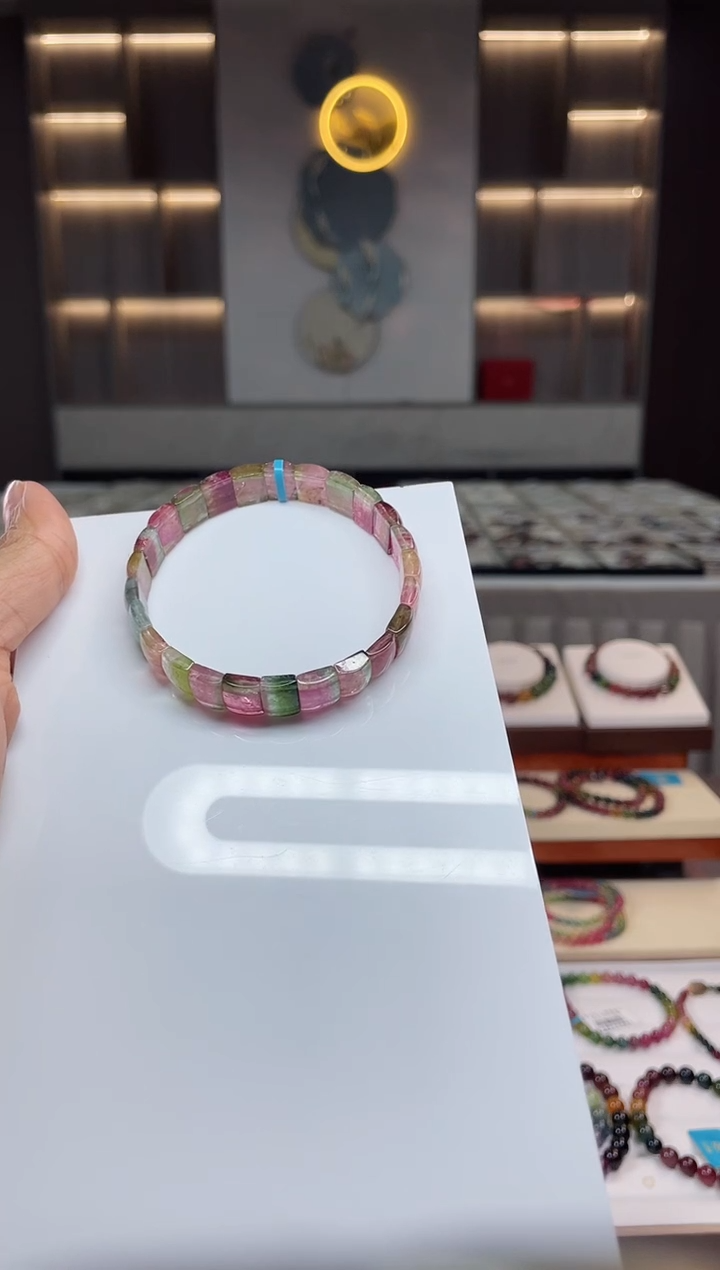 手牌未镶嵌碧玺（多样性发一条）Q