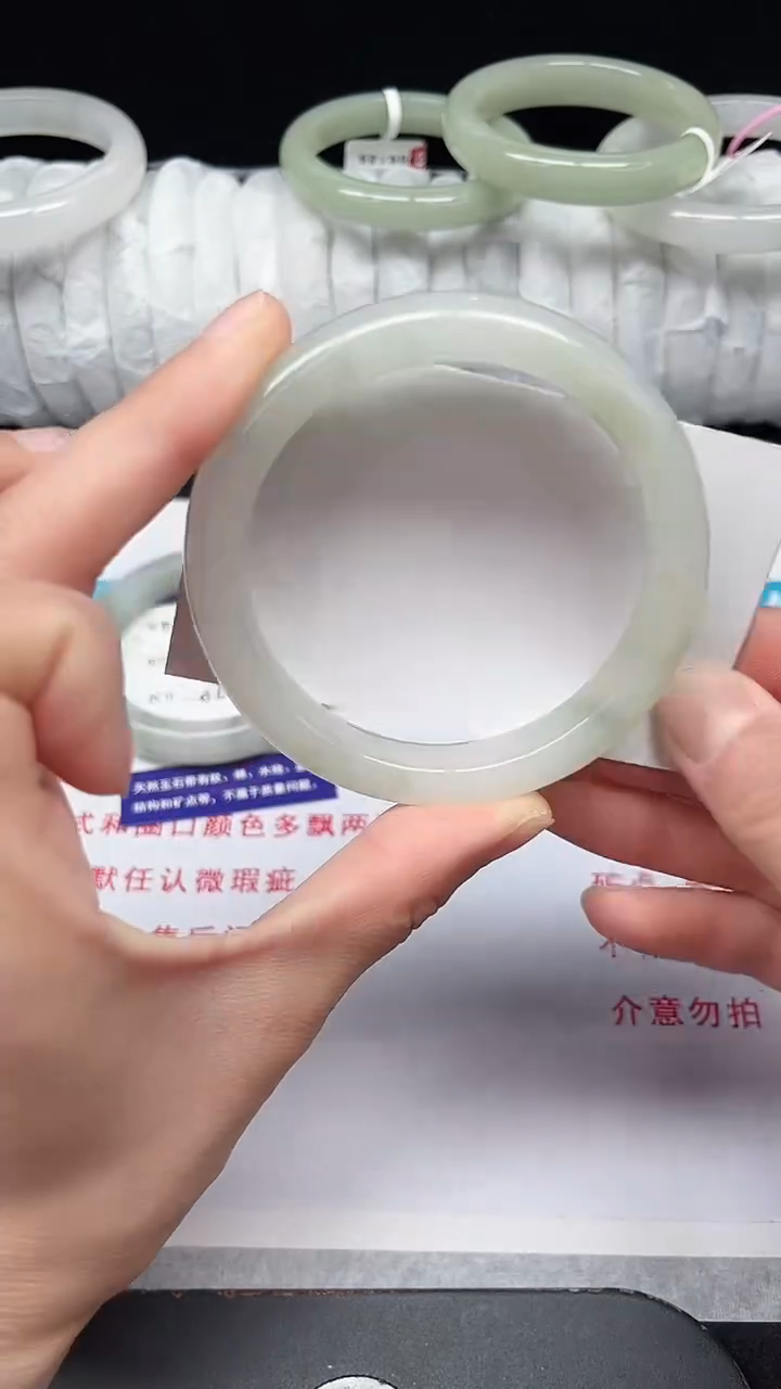 未镶嵌手镯石英质玉63-58/59