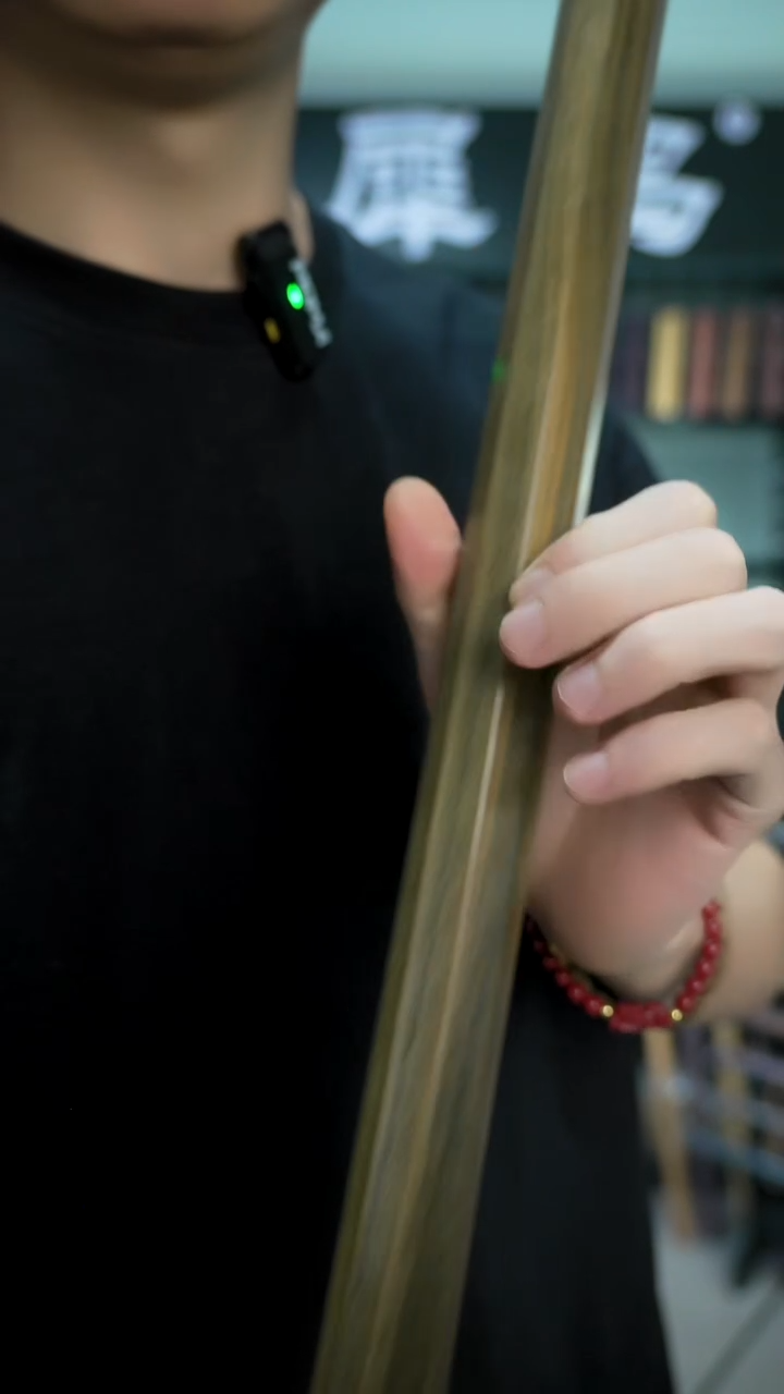 维腊木（绿檀）手作木制雕刻品