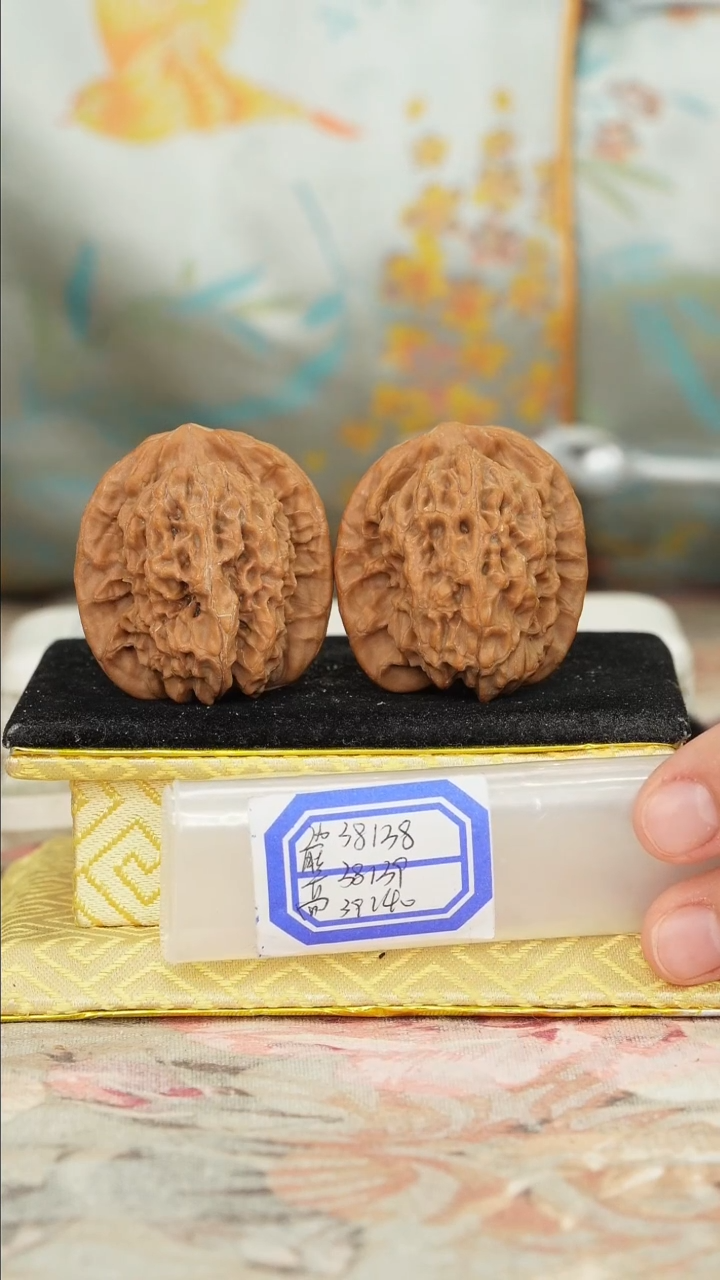 【闪购商品】文玩核桃把件非嫁接马老四