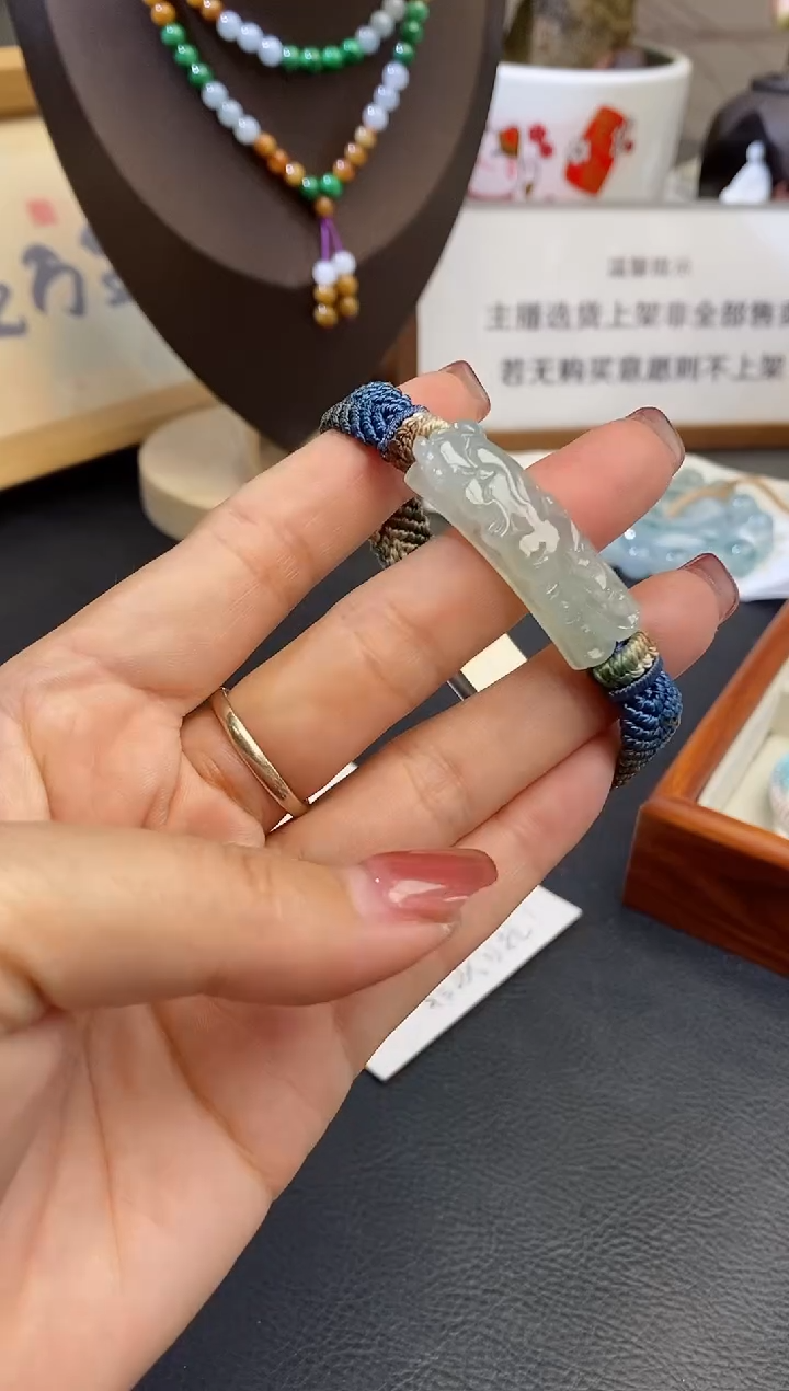 翡翠未镶嵌颈饰缅甸天然翡翠