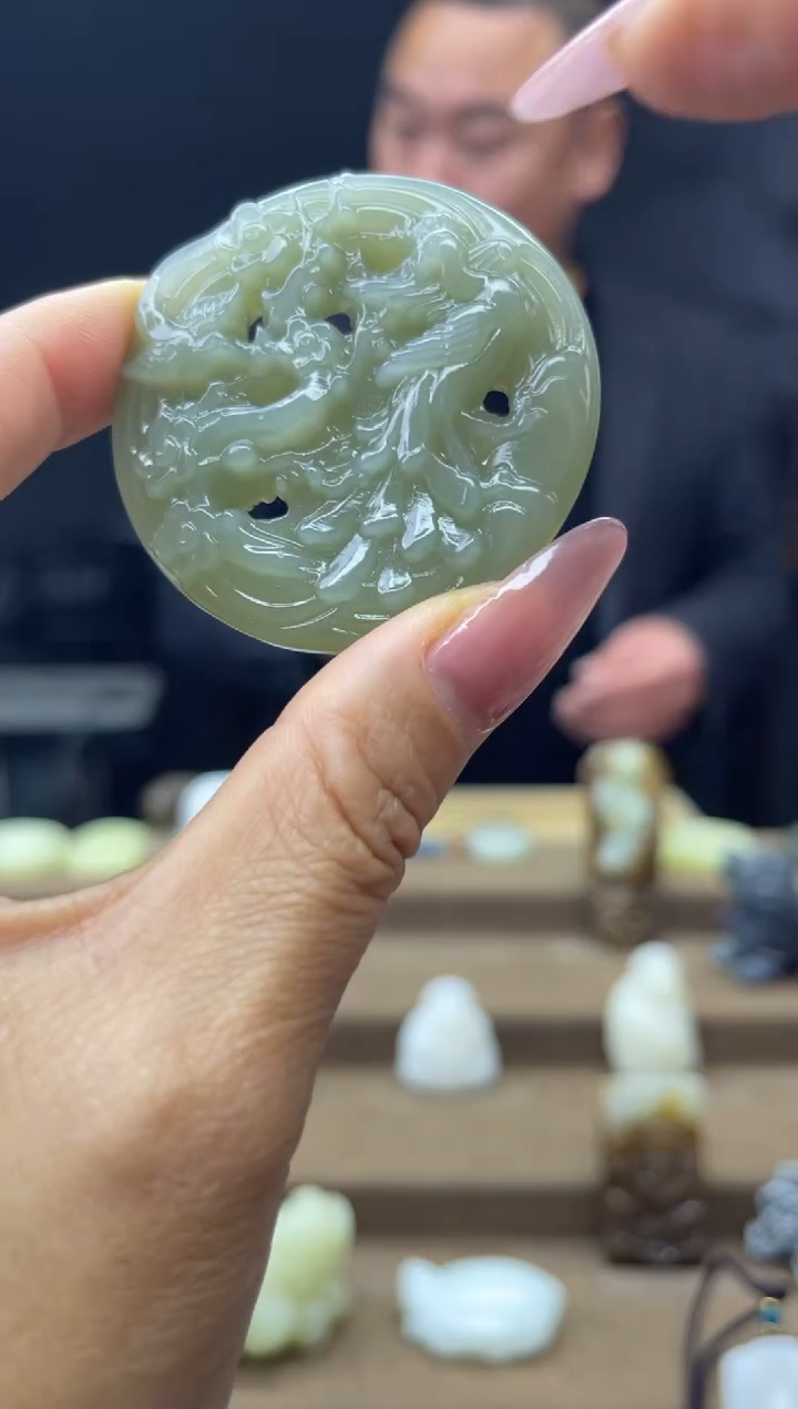 颈饰未镶嵌和田玉1