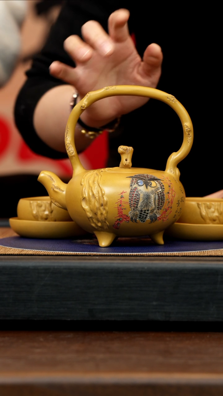 【闪购商品】紫砂茶壶CXF 梨皮黄金段 清心提梁 450cc