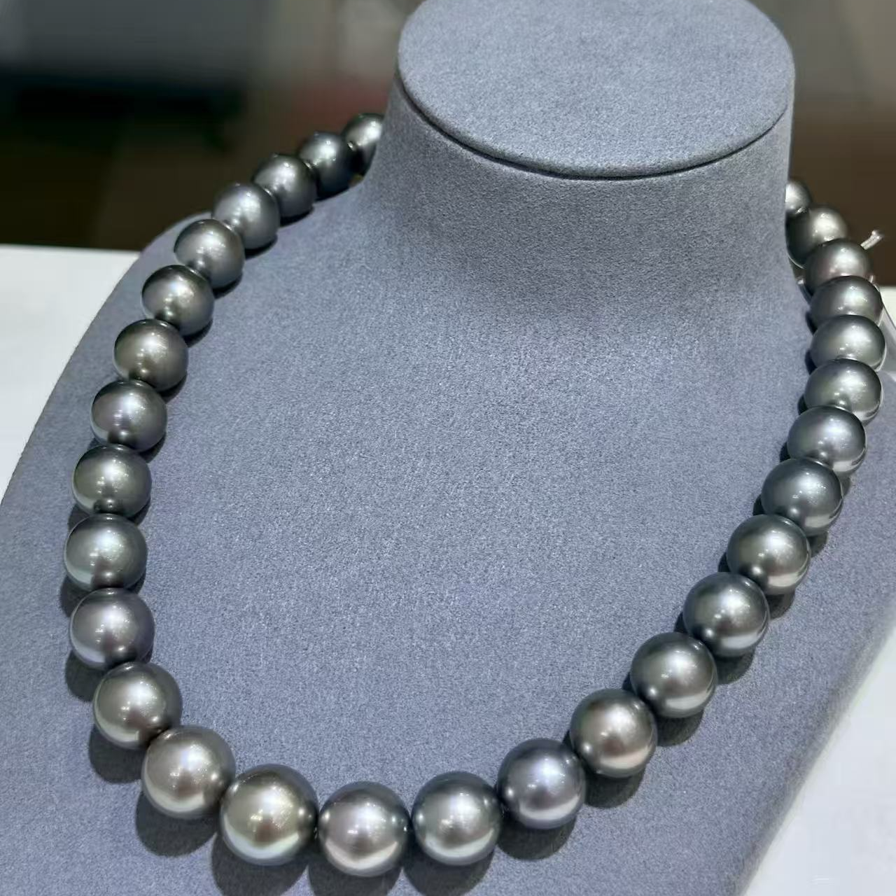 海水大溪地铂金灰项链