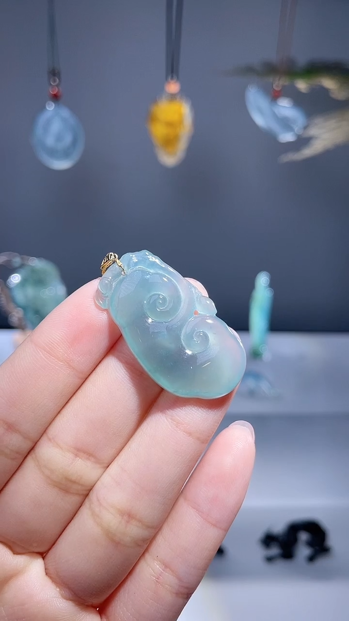 颈饰未镶嵌翡翠如意