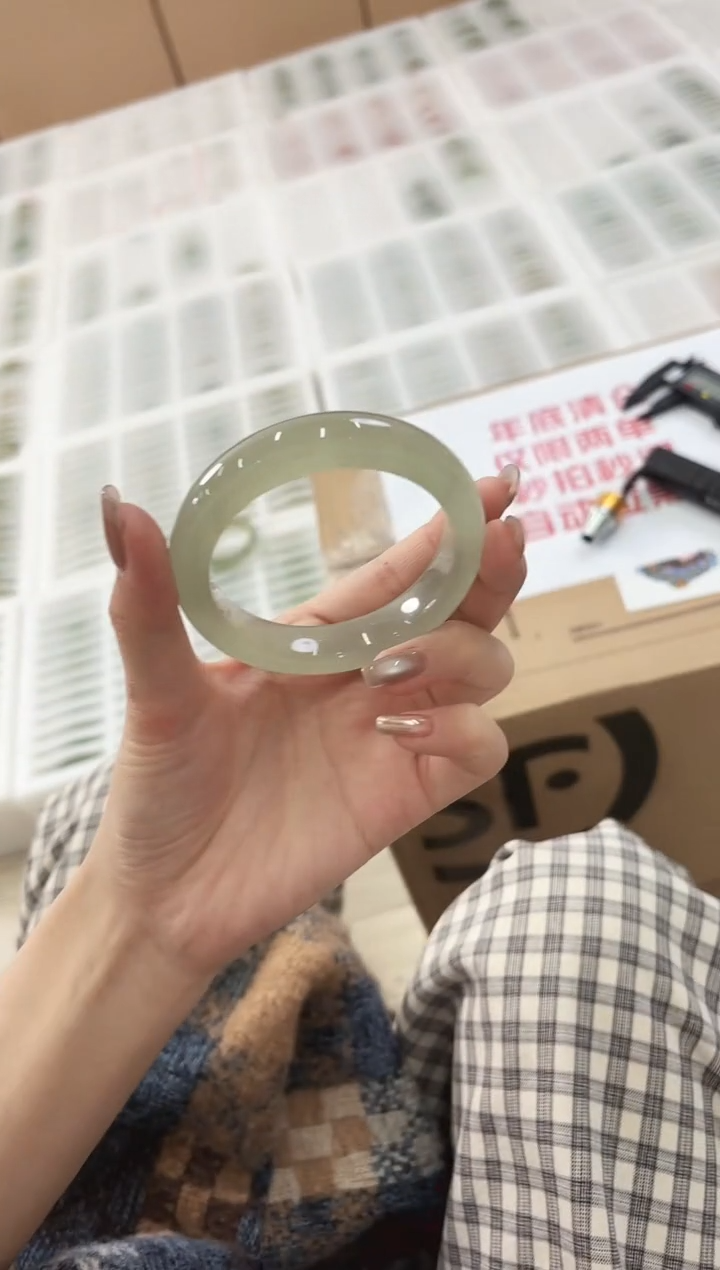 未镶嵌手镯石英质玉9-58D