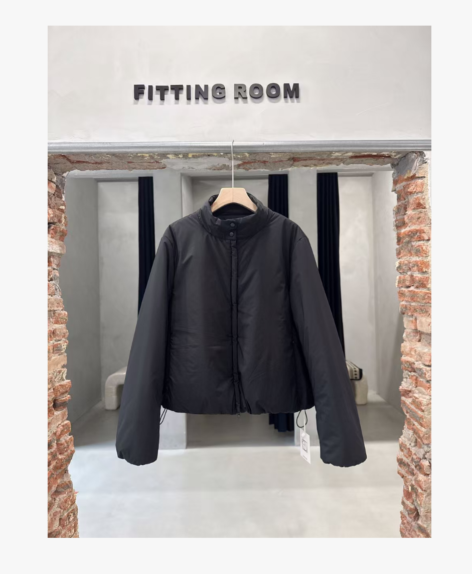 简单利落立领黑色棉服