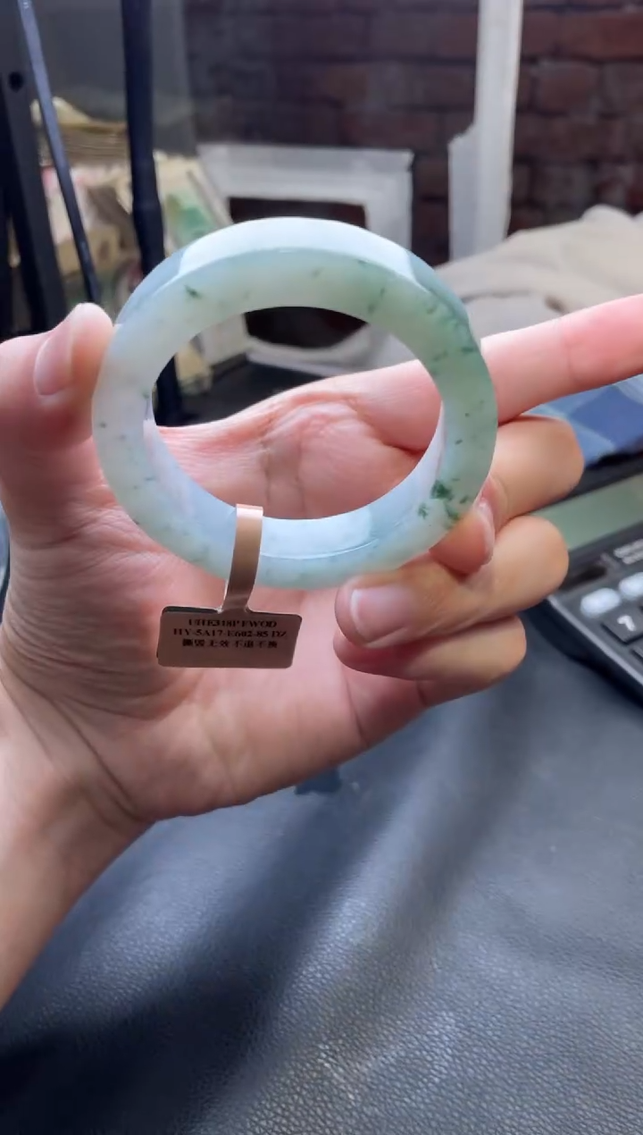 【闪购商品】定制翡翠手镯未镶嵌发一件/DDI02401