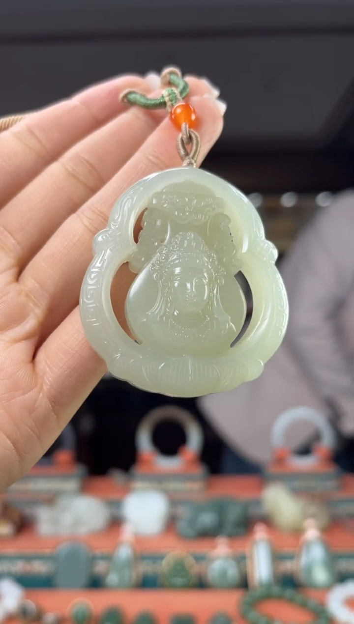 颈饰未镶嵌和田玉佩佩