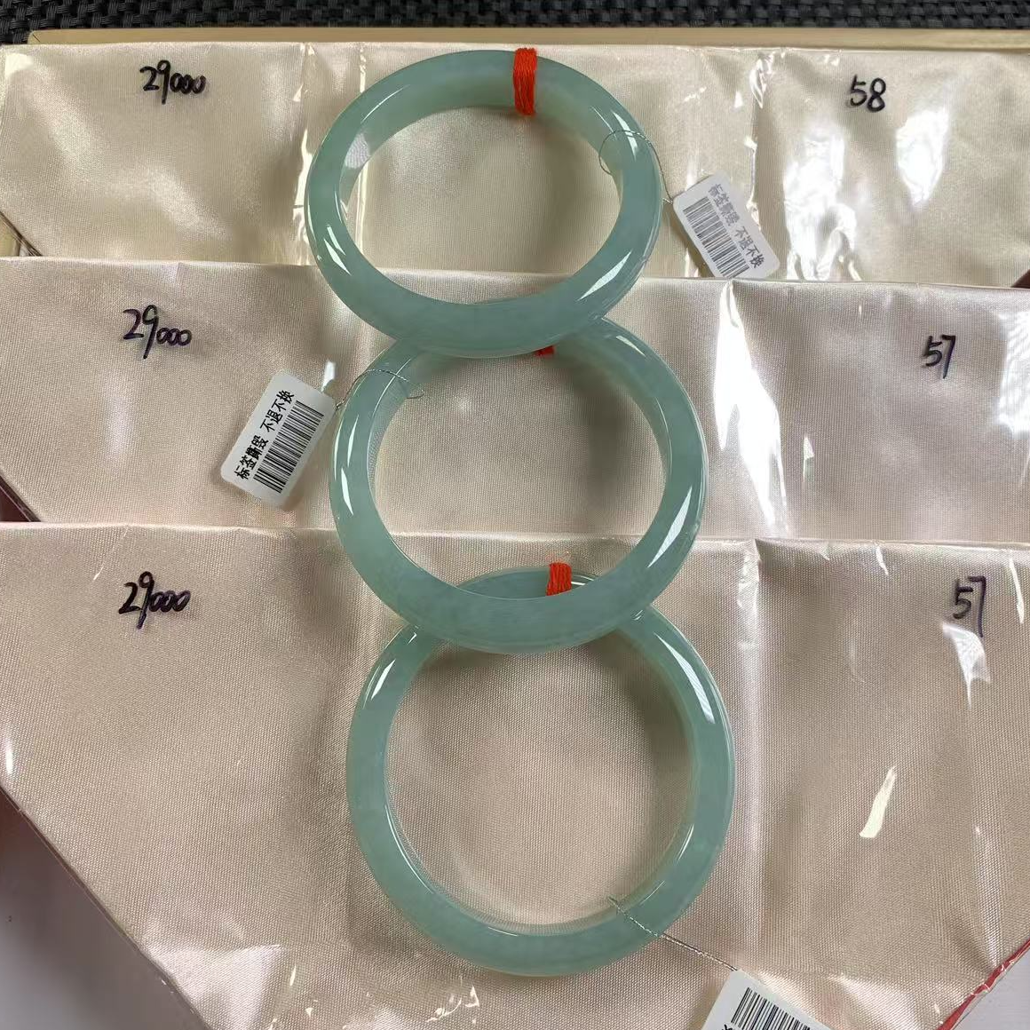 天然缅甸翡翠A货手镯多样性发货，发一件