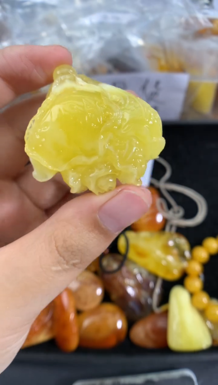 蜜蜡未镶嵌珠宝奇石1