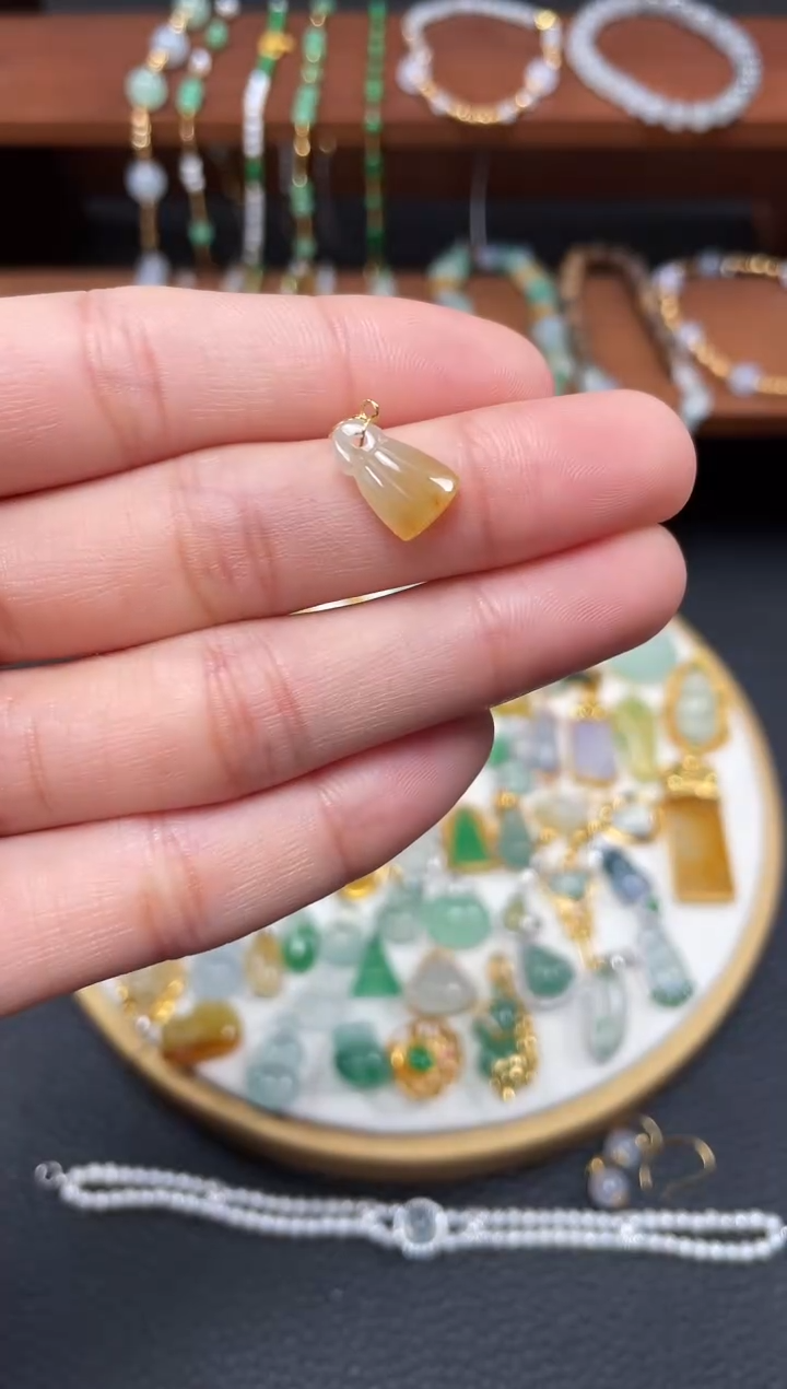 【闪购商品】翡翠吊坠(不含链)18K金镶嵌一个   JK625