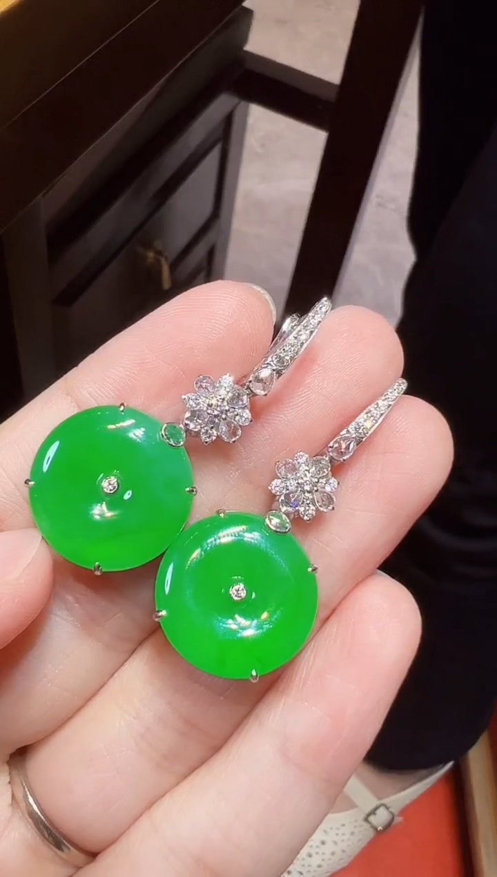 翡翠18K金镶嵌耳饰平安扣