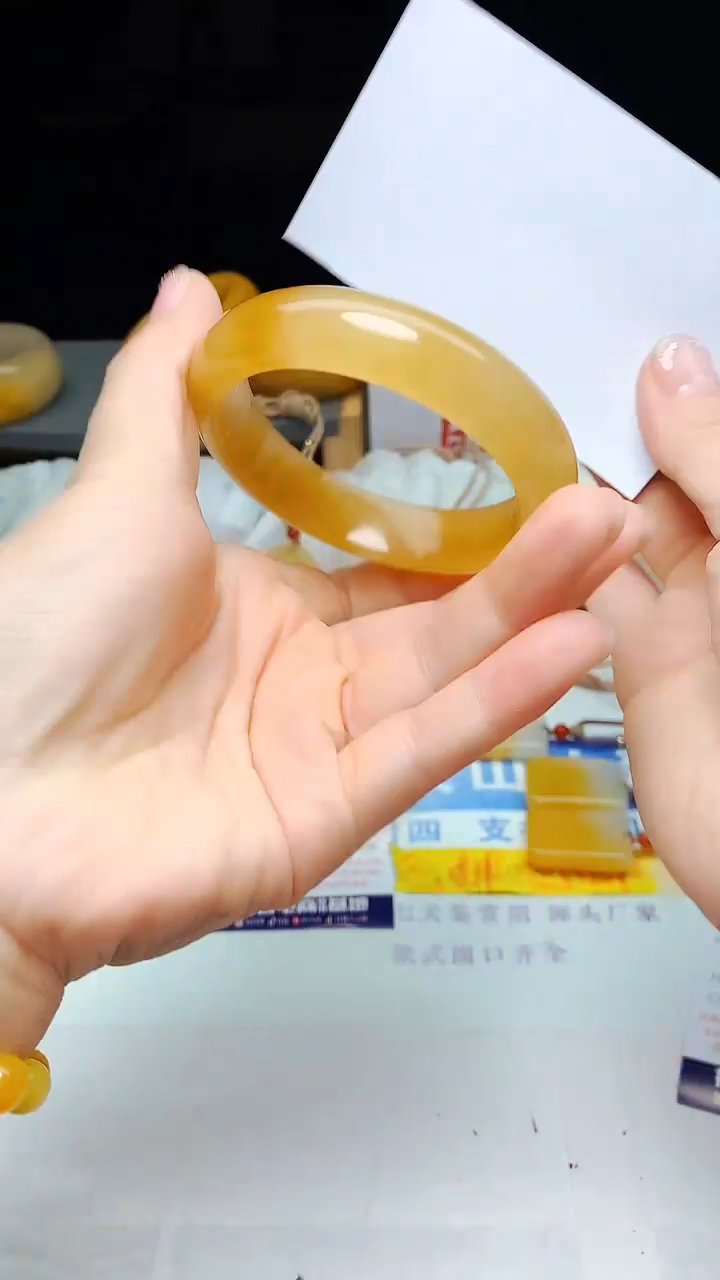 石英质玉手镯未镶嵌150-5859