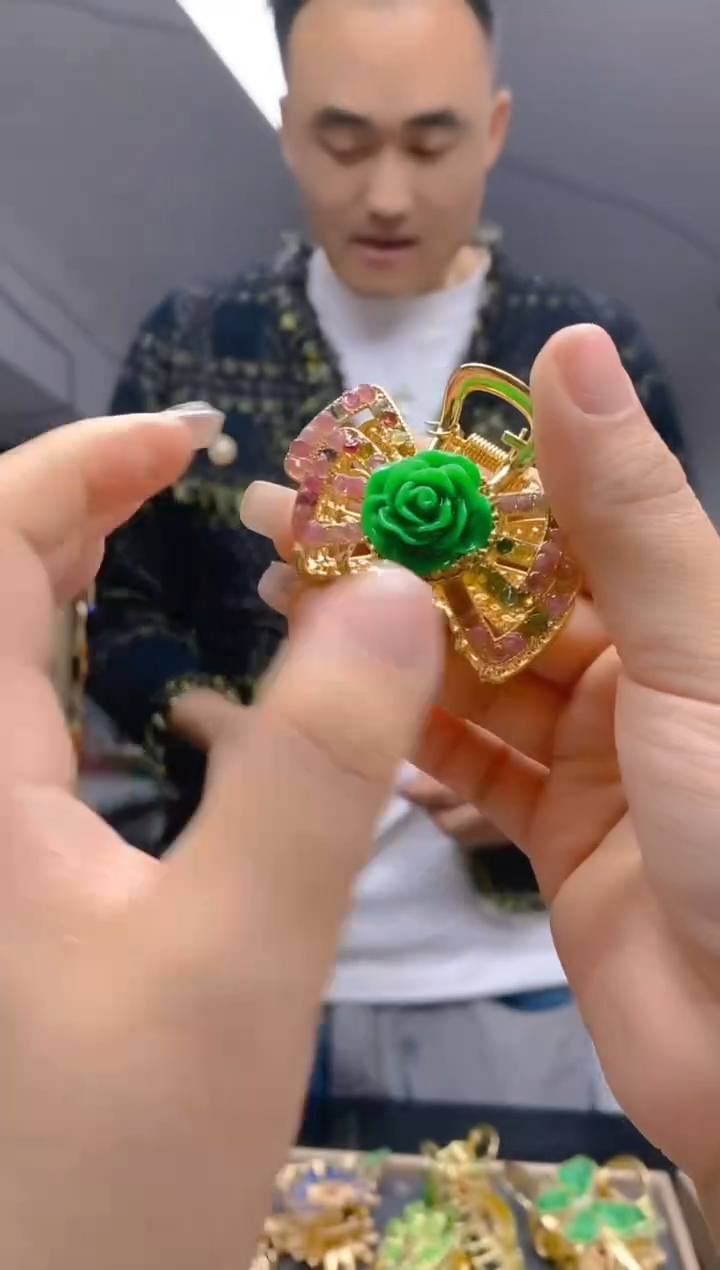 【闪购商品】碧玺耳饰合金100碧玺发夹