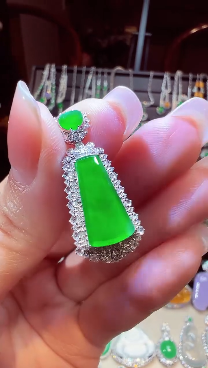 翡翠18K金镶嵌吊坠(不含链)无事牌