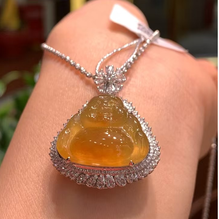 天然A货缅甸翡翠18K金镶嵌水润饱满黄翡佛公吊坠783001