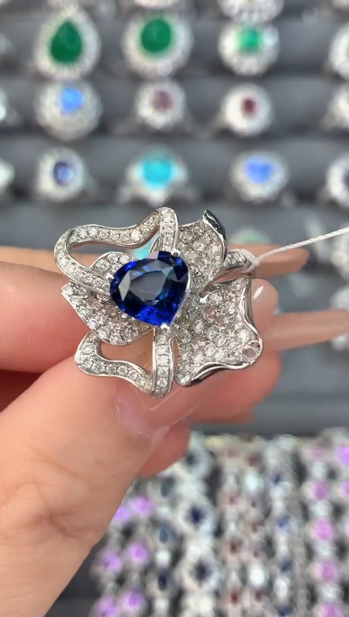 戒指蓝宝石18K金镶嵌-2.05克拉